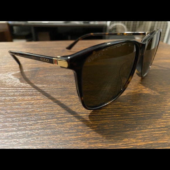 Gucci sun glaasses - Picture 9 of 14